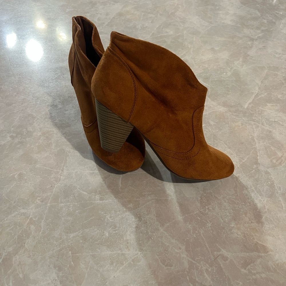 Diva Lounge Tan Heeled Boots View 6